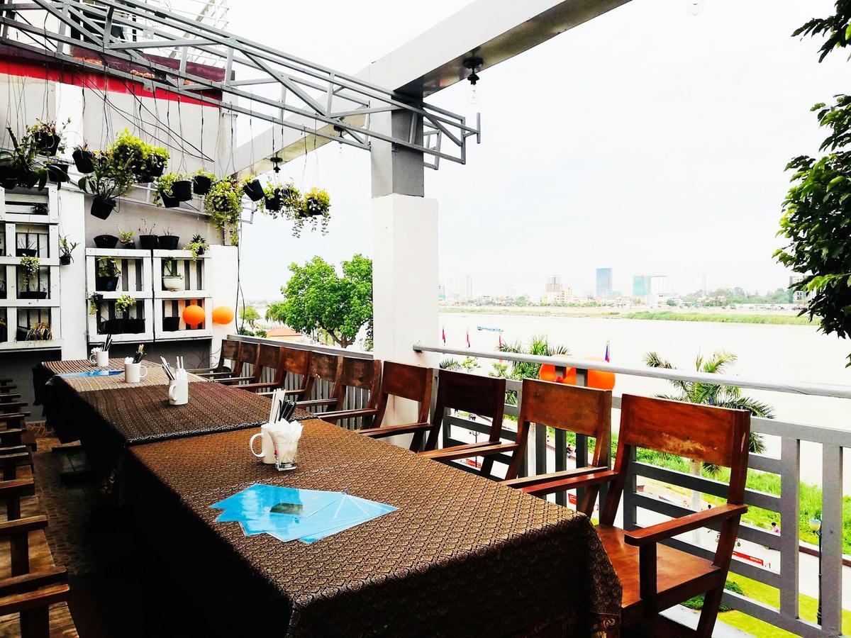 Tonle Khmer Guesthouse And Sky Bar Phnom Penh Ngoại thất bức ảnh